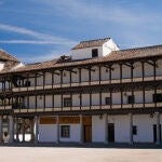 La Plaza Mayor de Tembleque cuenta con 400 años de historia y es una de las más bonitas de España