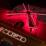 Exterior de la sala El Molino de Barcelona que reabre tras años cerrado