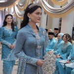 La novia, Tengku Natasya Puteri Tengku Adna, con la tiara de diamantes de la reina Mary de Teck