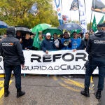 Manifestación frente al Congreso convocada por sindicatos policiales contra la reforma de la Mordaza