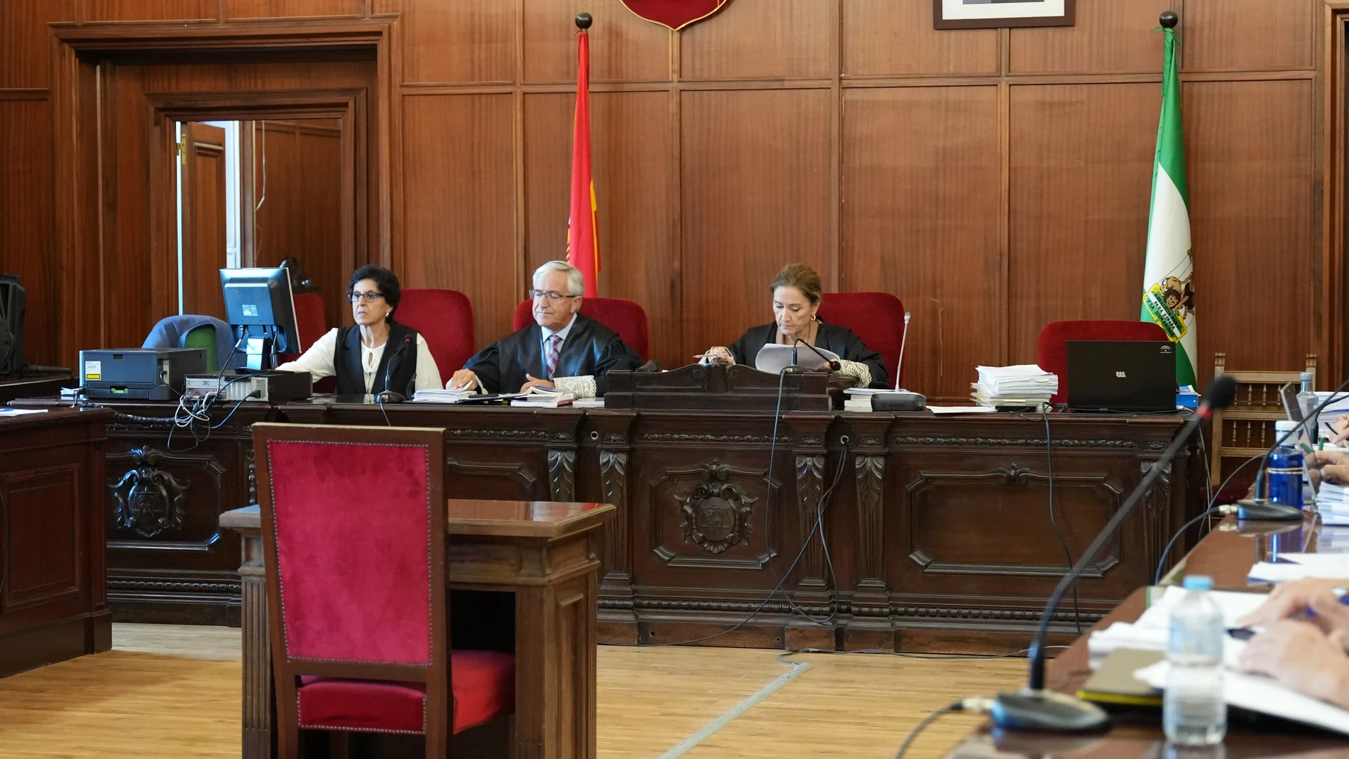 La madre acusada de intentar asesinar a su hijo con laxantes y diuréticos se enfrenta a nueve años de cárcel