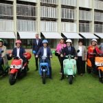 Los alcaldes de los ocho municipios que desde ahora dispondrán de un servicio de motos compartidas