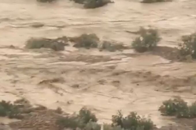 El río Almanzora se desborda a su paso por Armuña