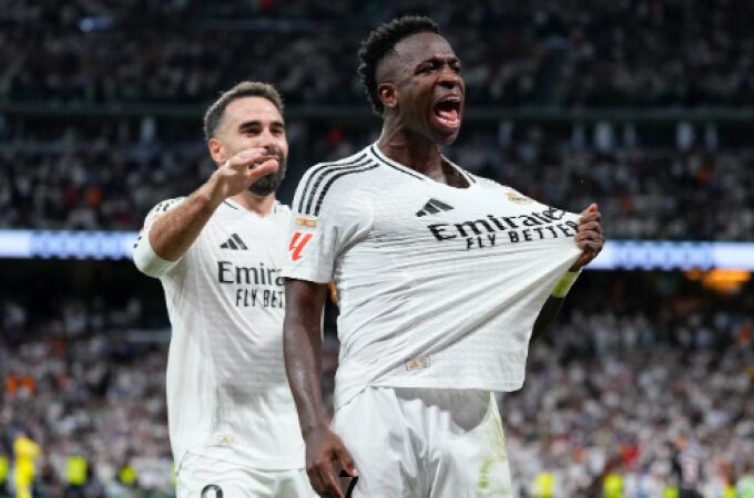 Vinicius, junto a Carvajal