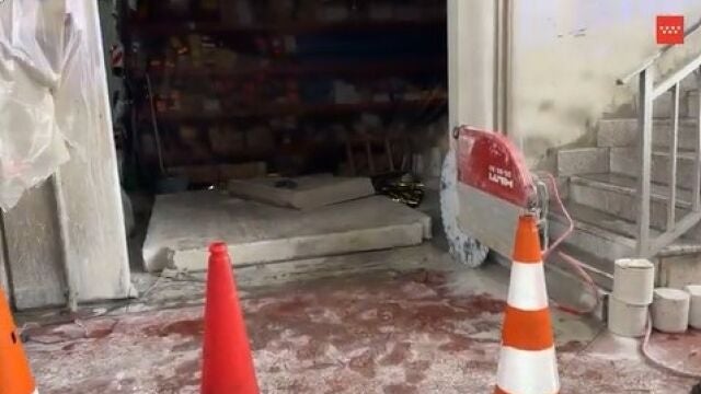 Muere un trabajador al caerle encima una placa de hormigón de 600 kilos en una nave de Leganés