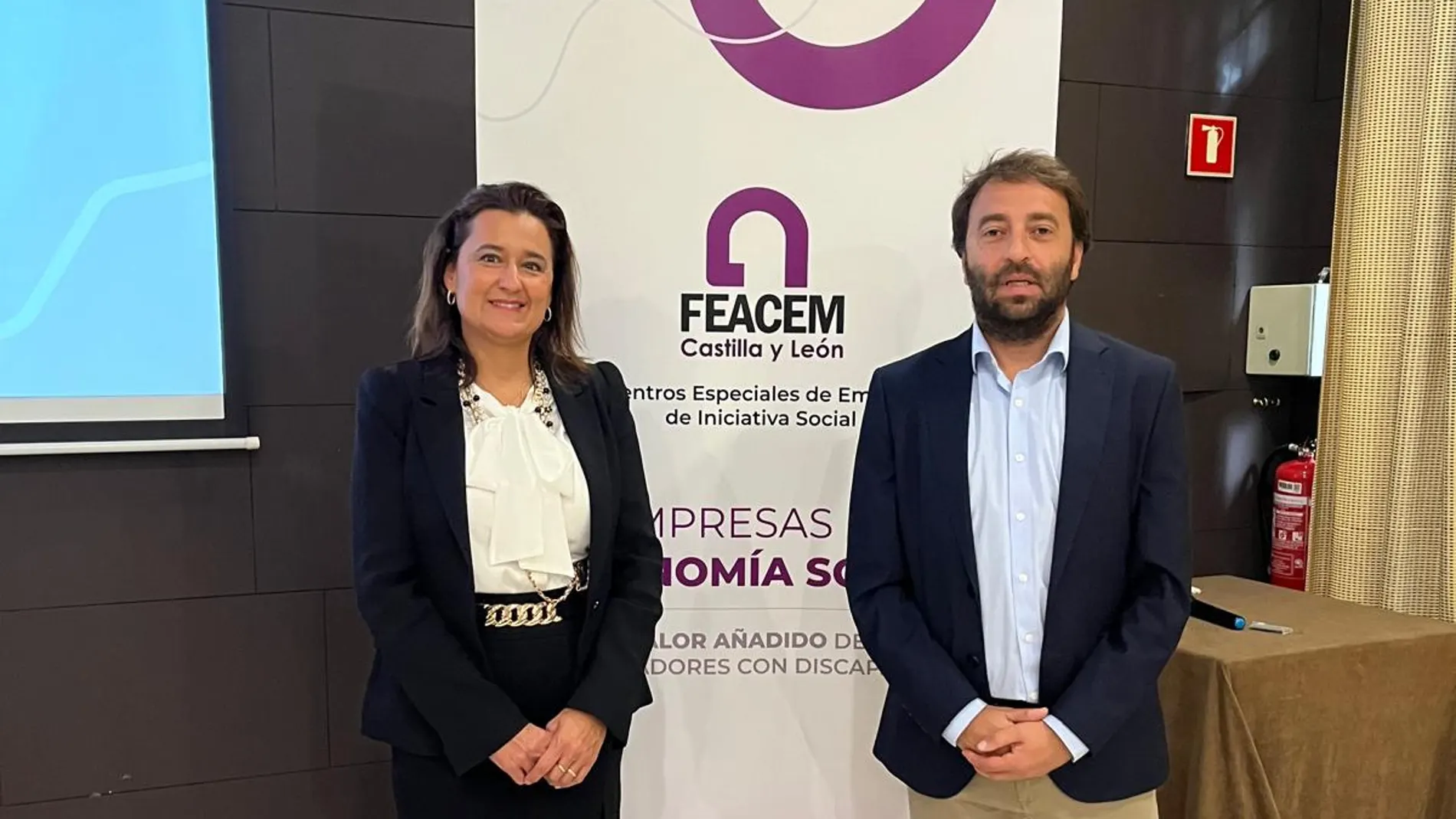 Emma Fernández junto a Pablo Sánchez