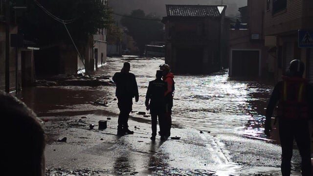 -Vista de las actuaciones y trabajos de rescate de la Guardia Civil en Mira (Cuenca)