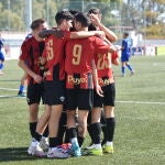 Jugadores de la UD San Pedro celebrando un gol