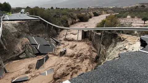 MURCIA.-Temporal.- La DGT pide a los ciudadanos que no se desplacen a Valencia este puente a pesar de la ausencia de lluvias