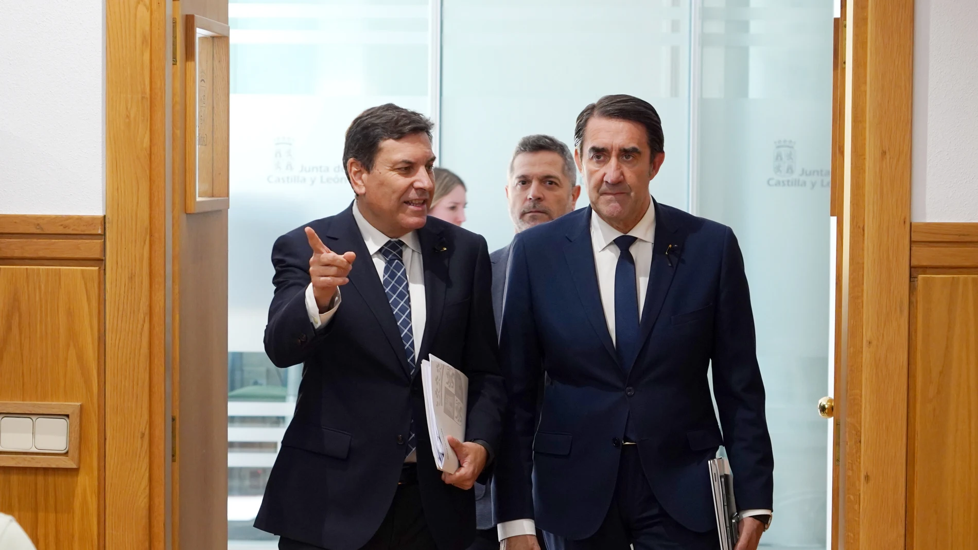 Carlos Fernández Carrriedo junto a Juan Carlos Suárez-Quiñones