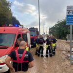 Bomberos de Alicante se han desplazado a Valencia para colaborar en las labores de rescate de la DANA