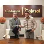 La Fundación Cajasol y Joaquín Sánchez unen fuerzas contra el cáncer infantil