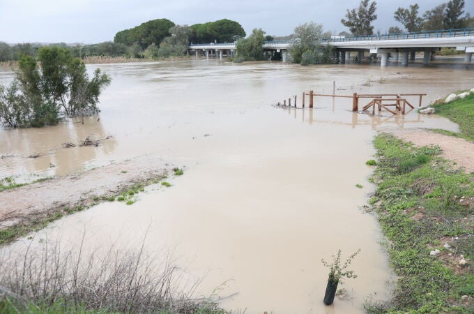 Aumento del caudal del río Guadalete en Jerez de la Frontera, Cádiz 