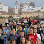 Miles de personas se desplazan desde Valencia a La Torre para ayudar a los afectados por las inundaciones causadas por la DANA