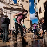 Más de 200 voluntarios de Protección Civil intervienen en Valencia por la DANA