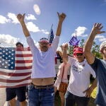 Trump supporters hold parade in West Palm Beach