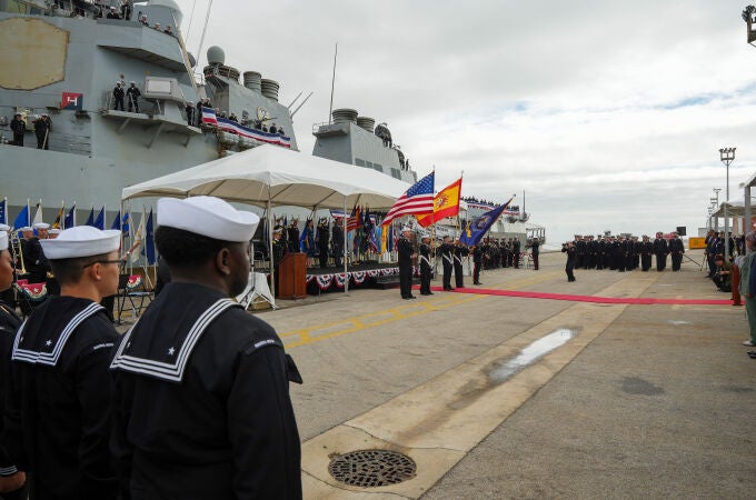 Imágenes de la ceremonia de la llegada del «USS Oscar Austin» al puerto de Rota el pasado 16 de octubre