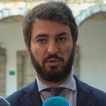 García-Gallardo pide a Mañueco seguir al PP cántabro y derogar el decreto de memoria