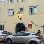 Fachada de la residencia para mayores de Benetússer, donde aún son visibles los efectos de la DANA