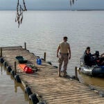 Buzos de la Armada buscan cuerpos en La Albufera 