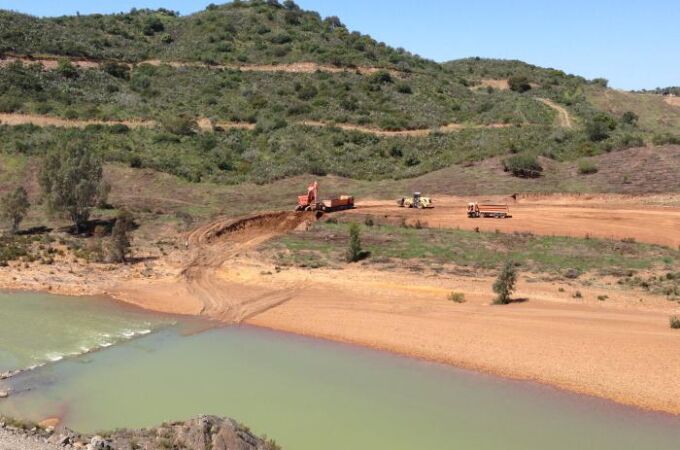 El riesgo de inundaciones se dispara en Huelva por no finalizar la presa de Alcolea