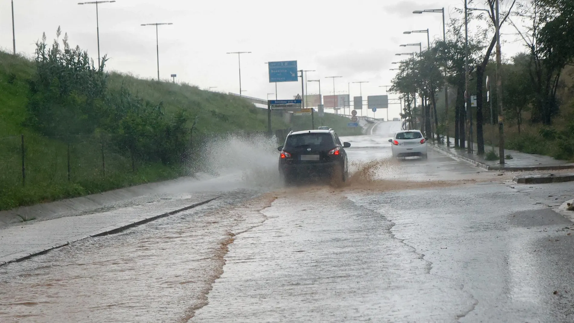 Temporal.- Cuatro carreteras de Tarragona siguen cortadas tras las inundaciones por la DANA