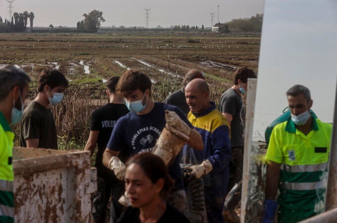 70 municipios continúan afectados en Valencia una semana después de la DANA