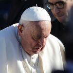 El Papa alerta de las "ideologías" que penetran en la universidad y pide "menos cátedras" y más mesas "sin jerarquías"