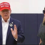 Donald y Melania Trump acuden a votar en Palm Beach (Florida)