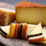 El queso ofrece una amplia gama de beneficios nutricionales, y algunos como el queso manchego, componen un plato muy consumido tanto en España como en el resto del mundo