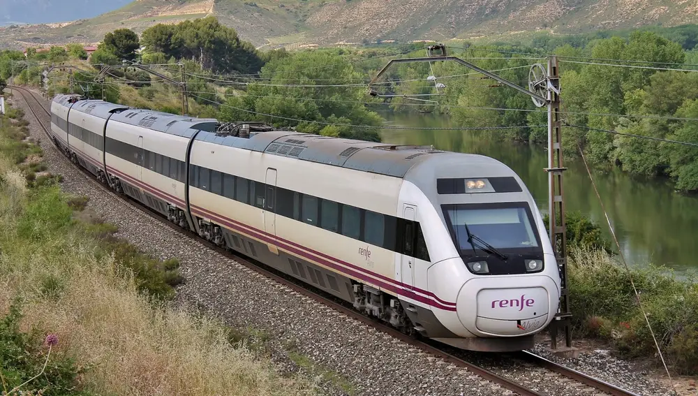 El independentismo radical señala a un maquinista de Renfe por informar en castellano
