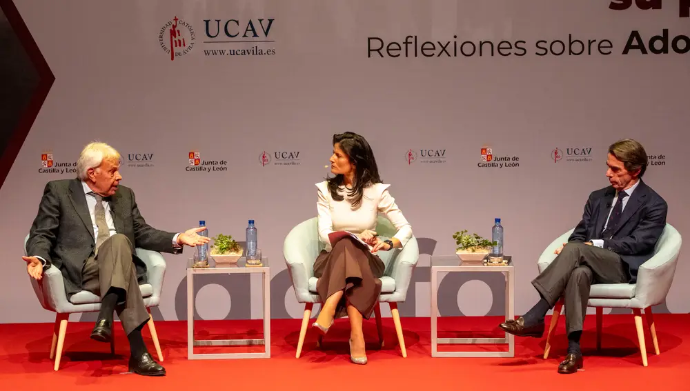 Felipe González y José María Aznar junto con la periodista Patricia Carrera