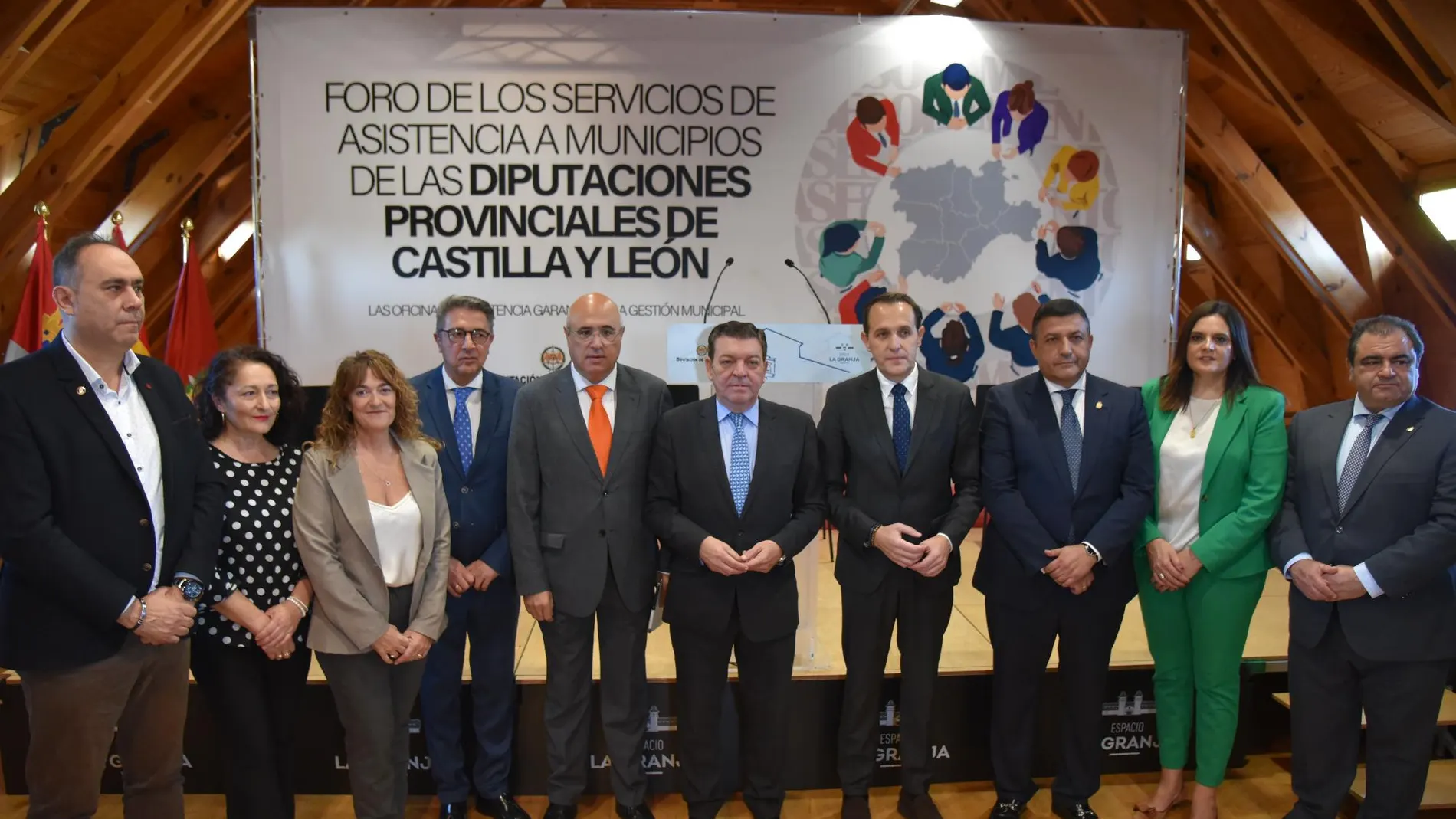 El consejero de la Presidencia, Luis Miguel González Gago, inaugura las jornadas organizadas por la Diputación de Valladolid, junto a los presidentes Conrado Íscar y Carlos García