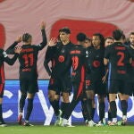 El FC Barcelona en la celebración de uno de los goles frente al Estrella Roja en Belgrado.