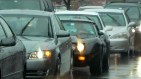 Conducción Con Lluvia. Atasco.