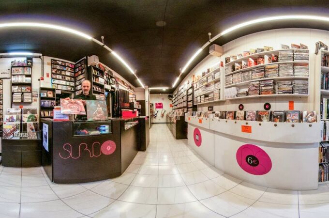 Este es la tienda de discos más antigua de Barcelona, con 50 años de historia