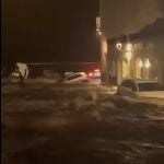 VÍDEO: Temporal.- La riera de Cadaqués (Girona) arrastra 32 coches durante las lluvias de la madrugada