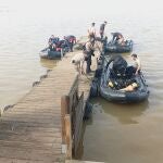 Buzos de la Armada de Cartagena rastrean la Albufera en búsqueda de cadáveres