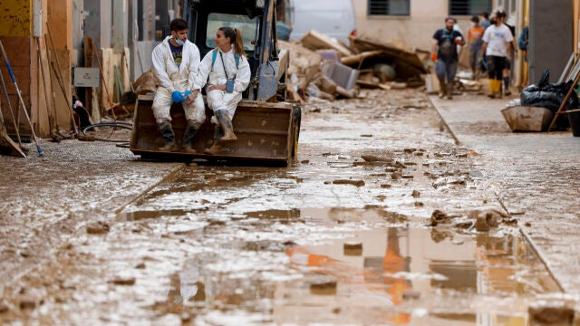 Valencia afronta el fin de semana con el reto de avanzar en la recuperación de la zona cero de la dana