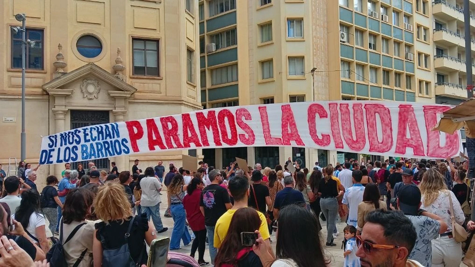 Vista de la manifestación en la ciudad de Málaga, donde según la organización se han movilizado unas 30.000 personas.