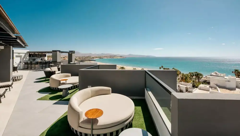 R2 Higos Beach Apartments