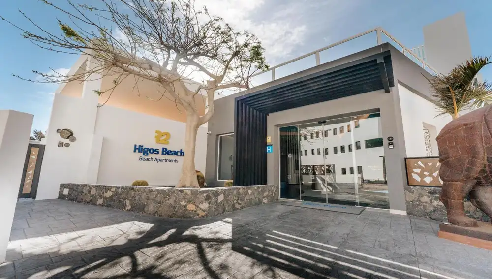 R2 Higos Beach Apartments