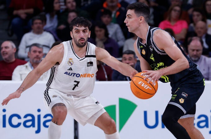 Alocén, en un partido reciente ante el Real Madrid