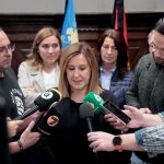 La alcaldesa Catalá y tras ella, los alcaldes pedáneos