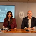 Ana Poquet, a la izquierda, ha dejado de ser la portavoz del Gobierno Local de Alicante. A su lado, el portavoz adjunto, Manuel Villar