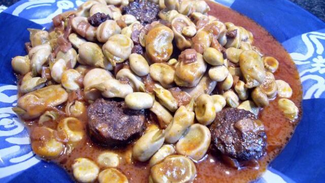 Habas al estilo catalán