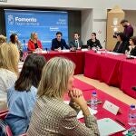 Los consejeros de Fomento y Política Social presiden la ‘Comisión de seguimiento y coordinación del programa de acompañamiento al realojo de familias en situación de exclusión social y residencial cronificada’.