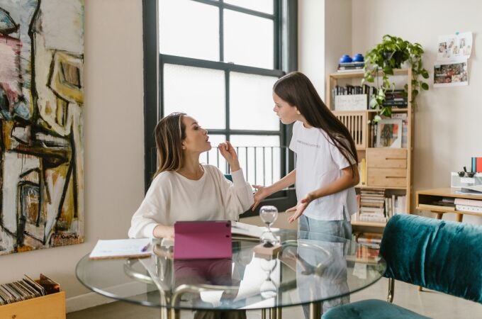 Una madre discute con su hija 