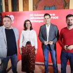 Tudanca junto a Daniel de la Rosa y Esther Peña
