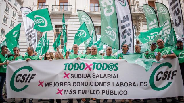 MADRID.-CSIF cifra en miles de empleados el seguimiento de las protestas para mejorar salarios y en defensa de Muface